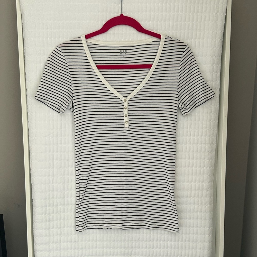 GAP Black and White Striped V-Neck Tee